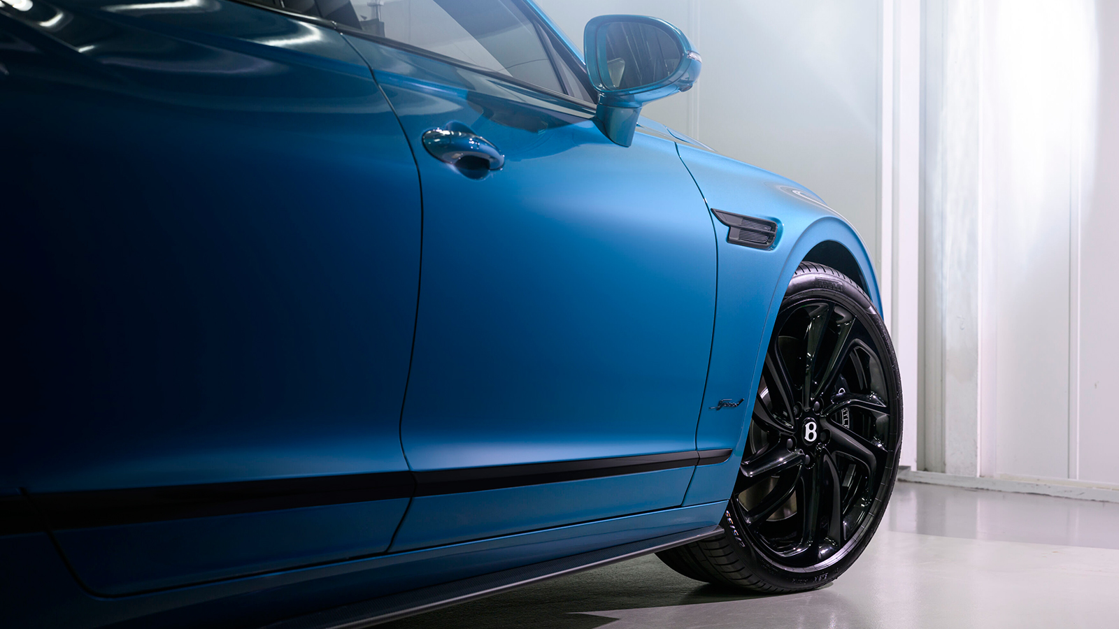 Η νέα βαφή της Bentley κοστίζει περισσότερο από μία Mercedes C-Class!